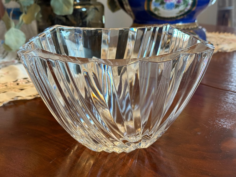 Mikasa Crystal Ribbed Salad Bowl