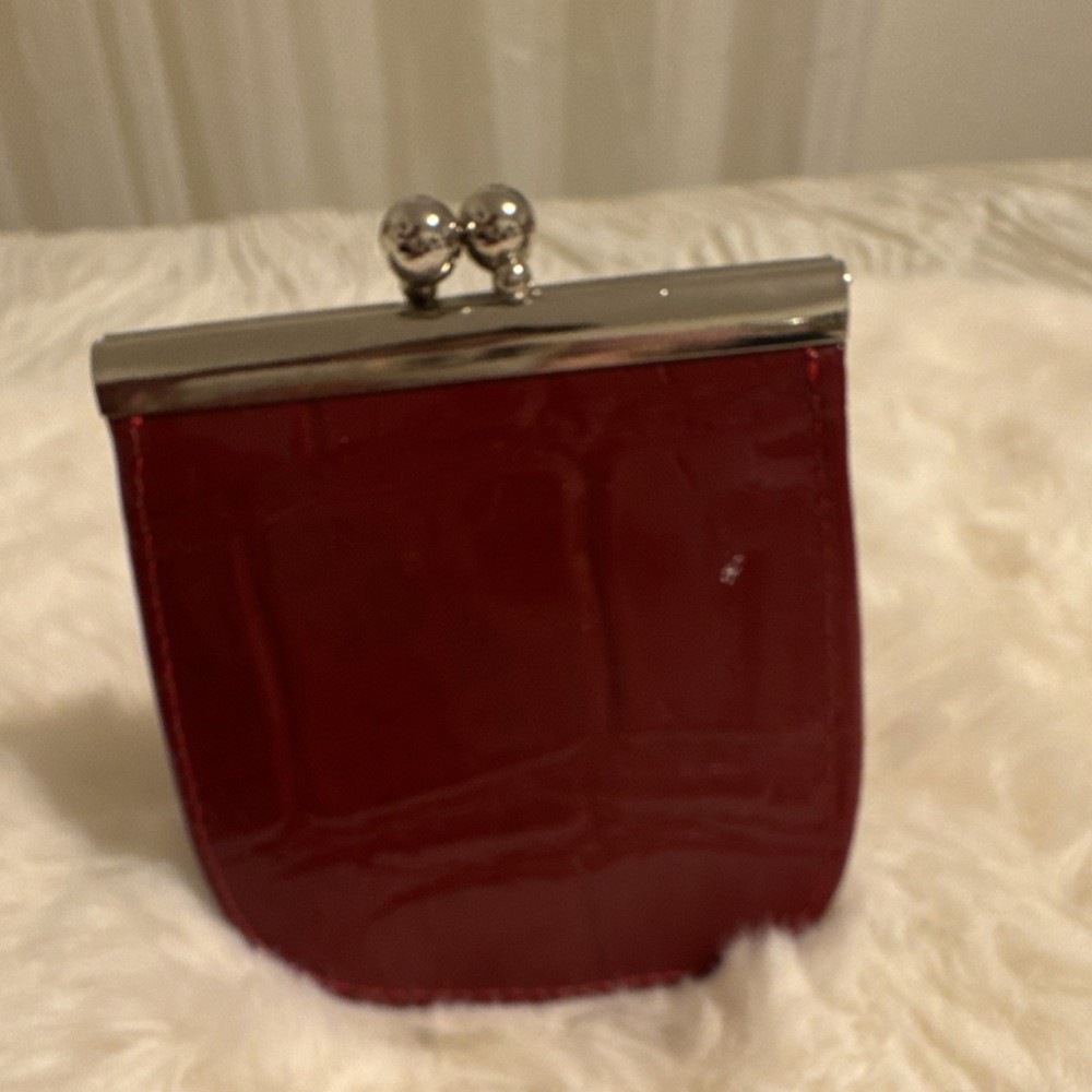 Red Kiss Lock Crocodile Embossed Women's Coin Purse Wallet