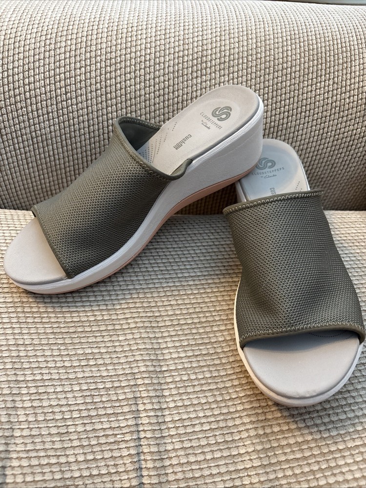 Clarks Cloudsteppers Cali Bay Green Slide Wedge Sandal Size 10 EUC