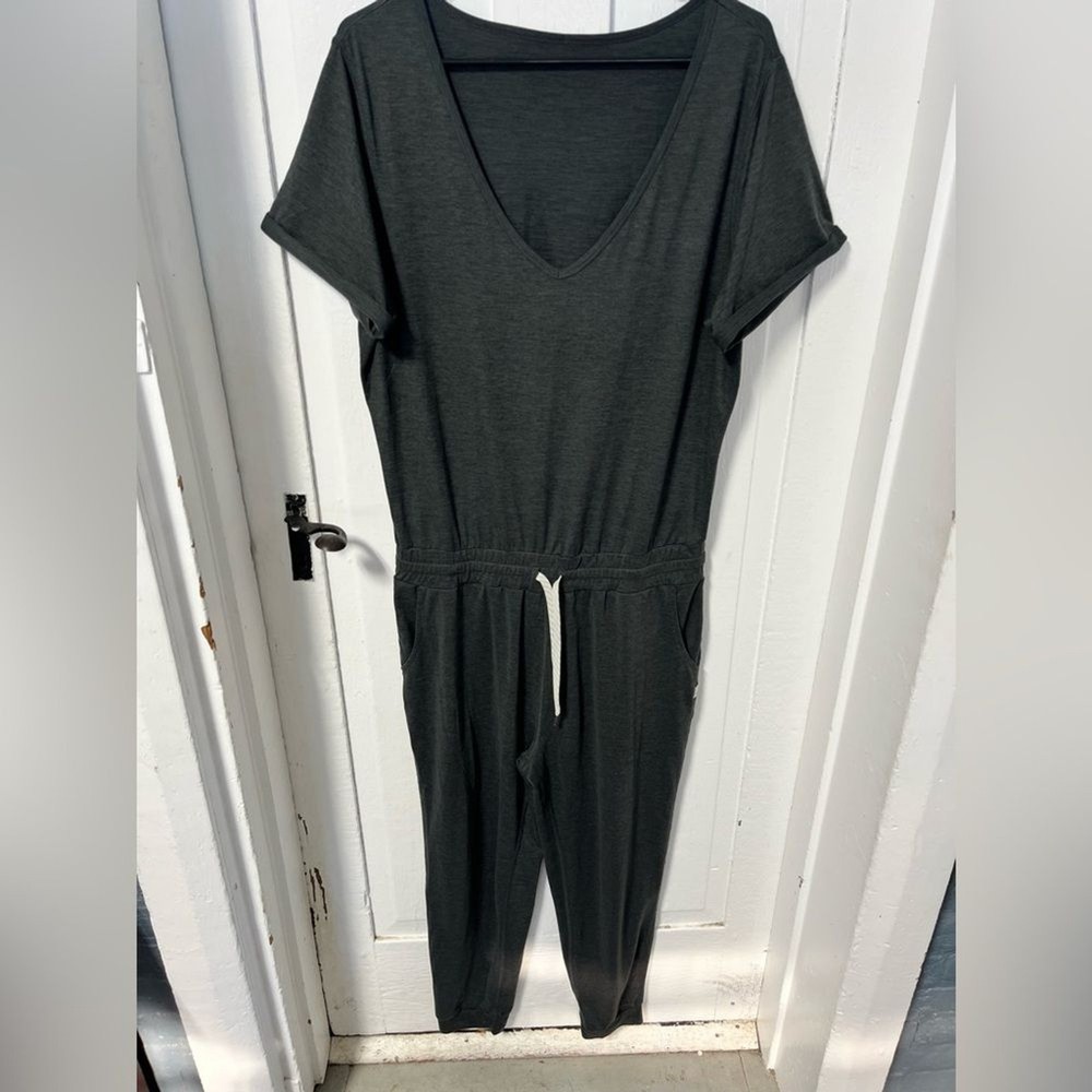 Vuori All Day Short Sleeve Jogger Jumpsuit Size XL