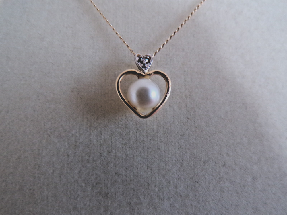 Vintage 14K Yellow Gold Heart Pendant Necklace Pearl Rhinestone 19