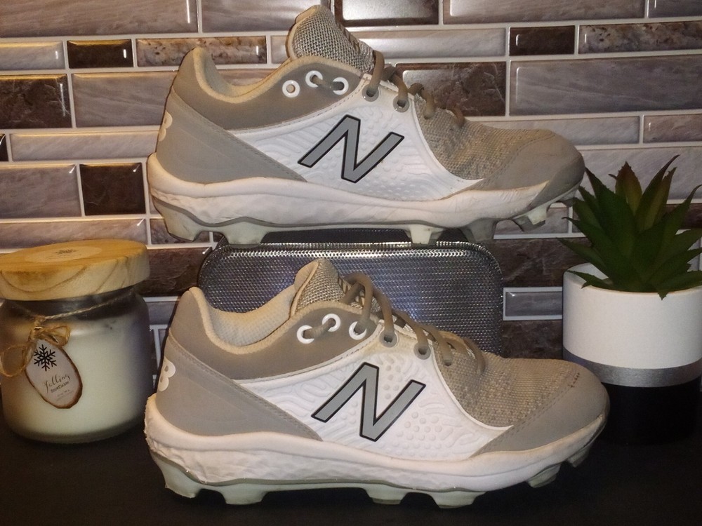 New Balance Fresh Foam 3000v5 Cleats Mens Sz. 7 Silver/White- Baseball/Football