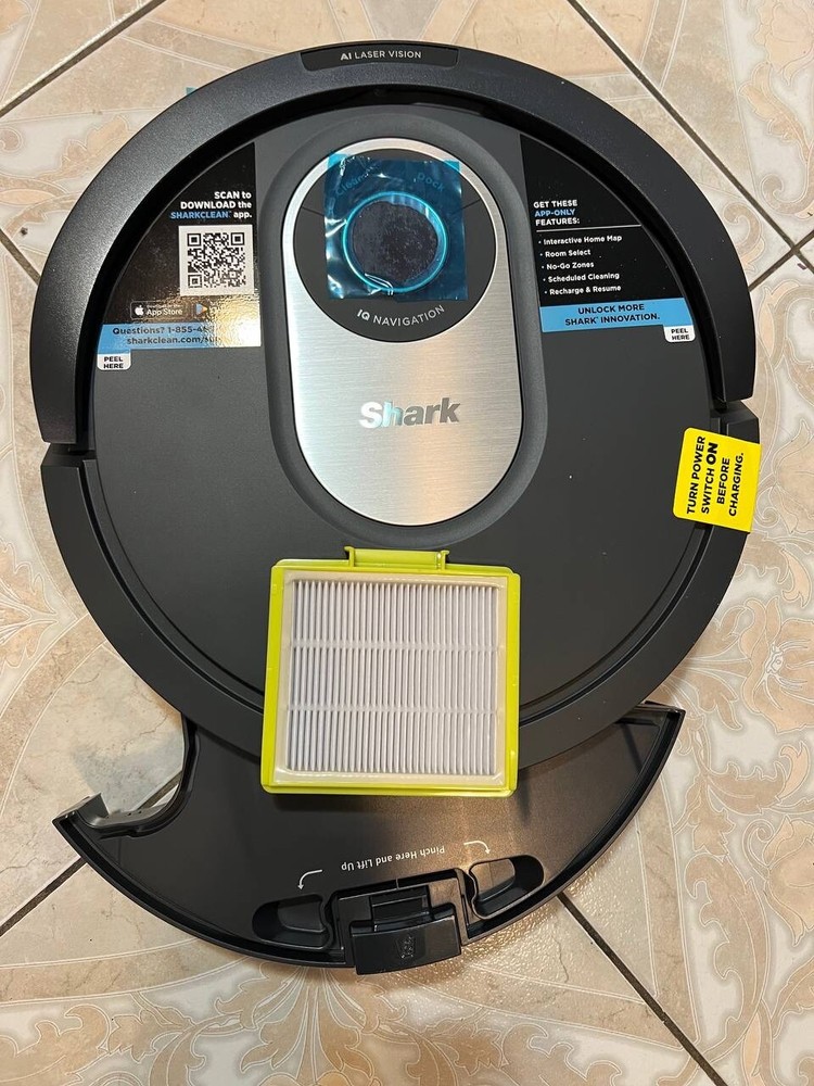 Shark AI Black RV2011DRUS Robotic Vacuum Cleaner with Advanced Features UMP4567