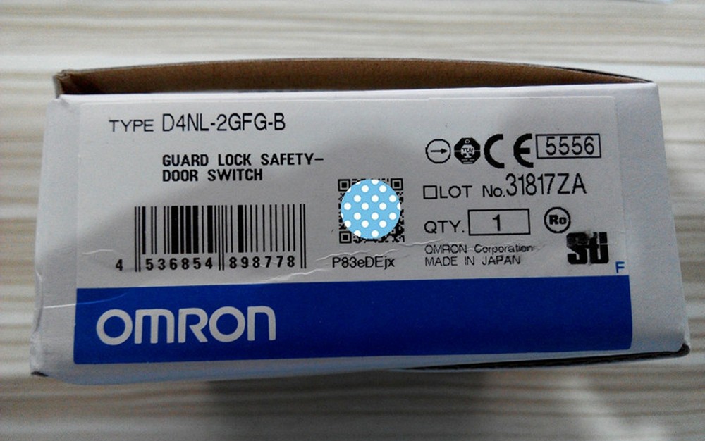 new omron In Box safety door switch D4NL-2GFG-B FAST SHIP