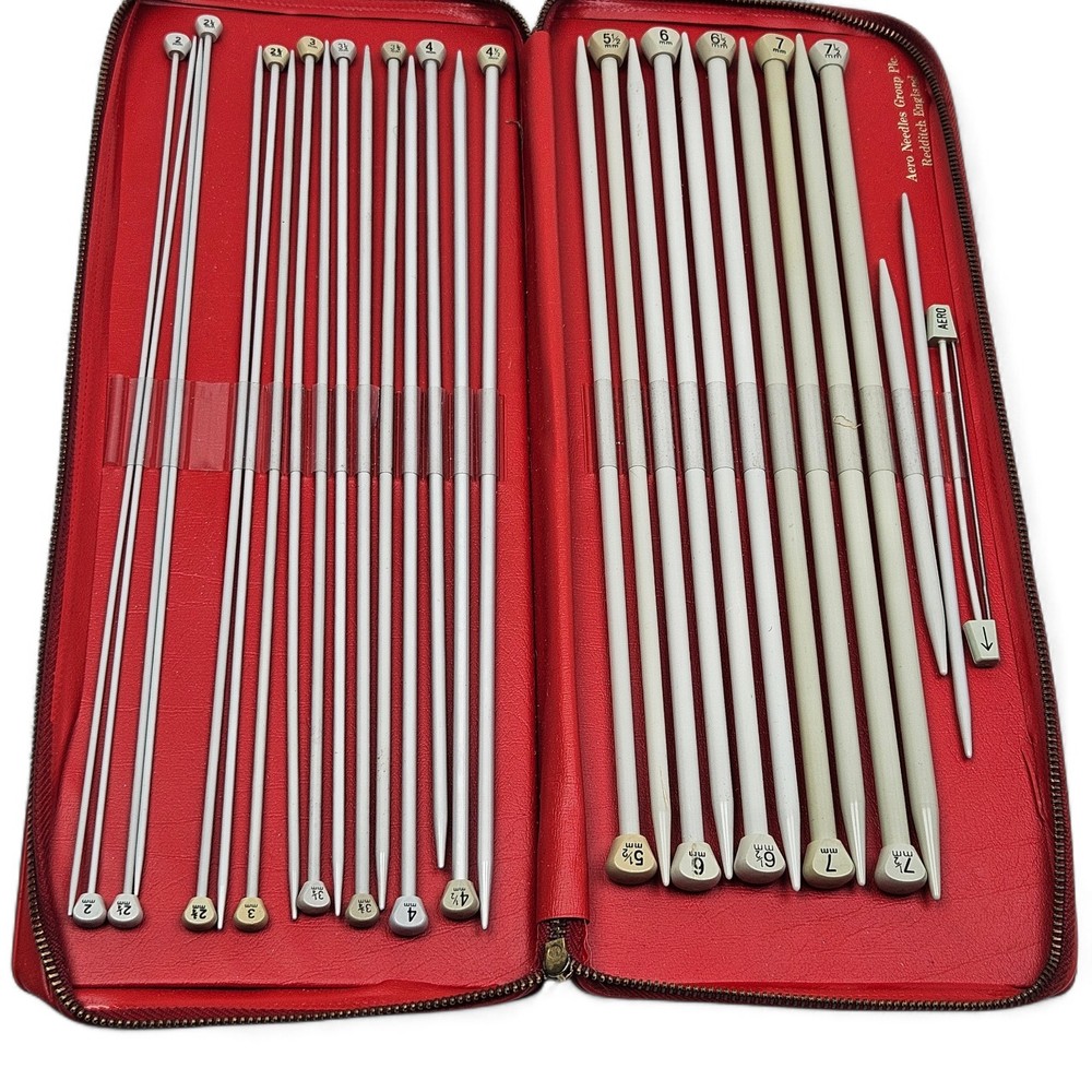 Aero Vintage Straight Knitting Needles 13-Pair Metric Set. Red Zip Case 2-7.5mm