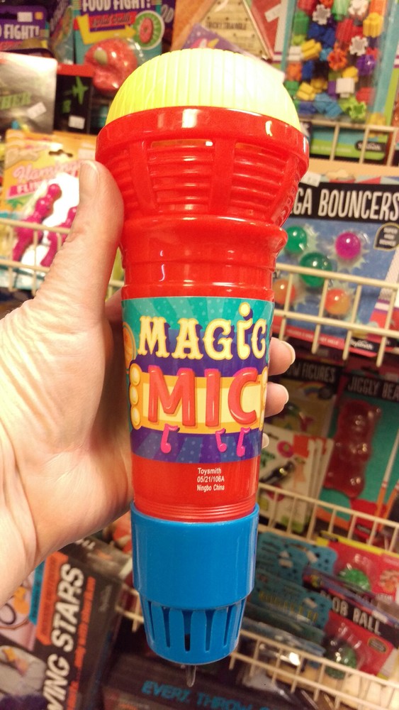 New Magic Mic microphone  No Batteries Needed ! Cordless Wireless Microphone Toy