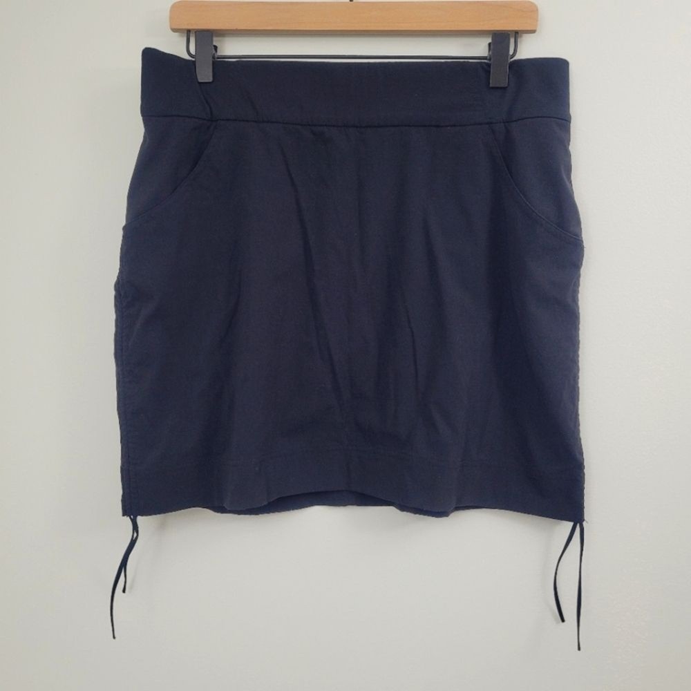 Columbia Women's L Black Omni-Shield Skort with Drawstring for Tennis & Golf