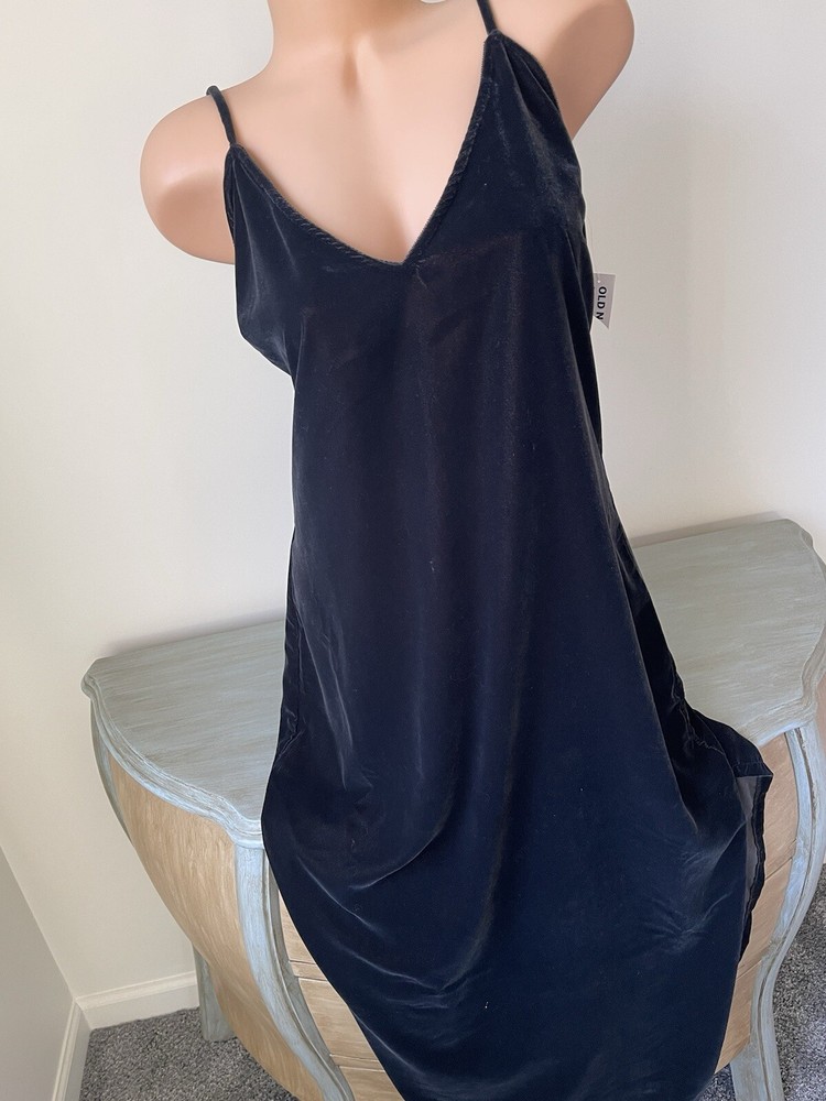 OLD NAVY Velvet Midi Slip Dress NWT Size M  Black Beautiful Elegant Soft