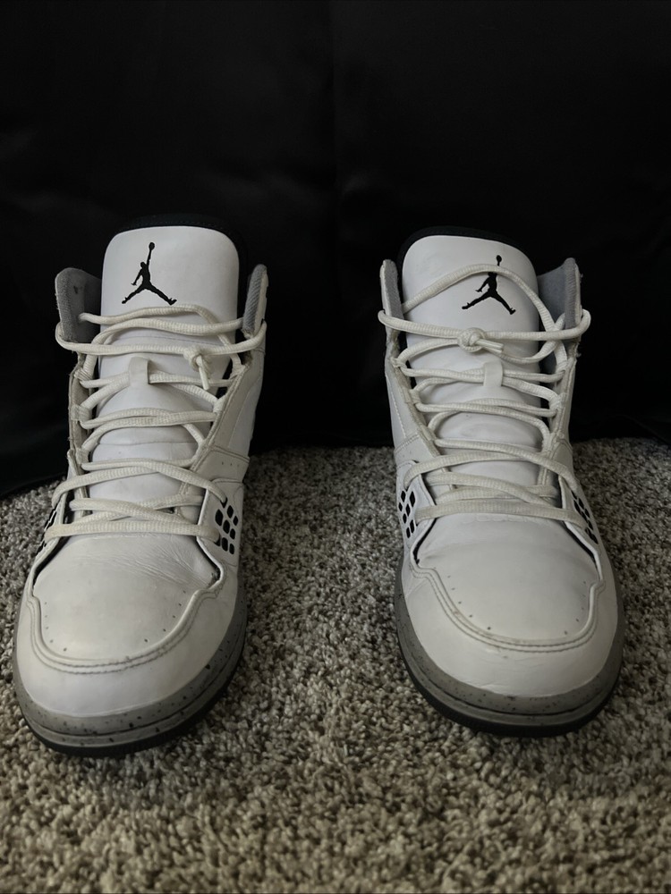 Jordan Retro 10.5 White Grey Sneakers