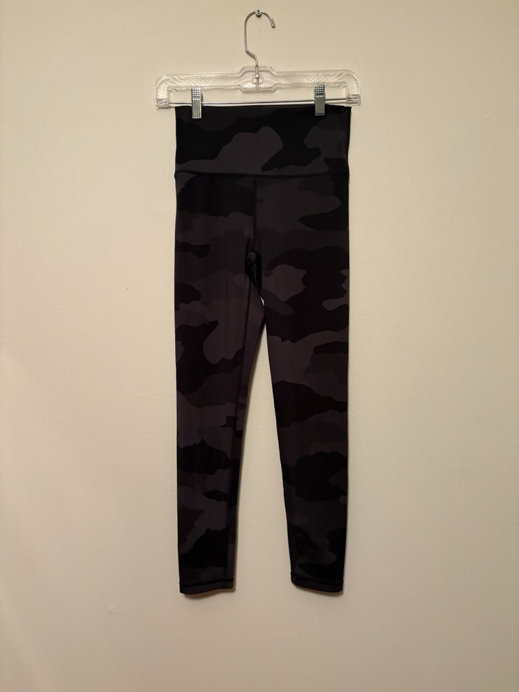 Offline by Aerie Women’s Black Camo Leggings Size Medium