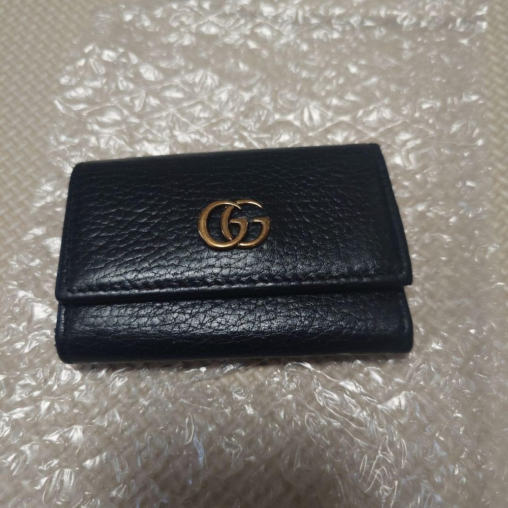 GUCCI GG Marmont 6-Key Holder in Black Leather Unisex Imported from Japan