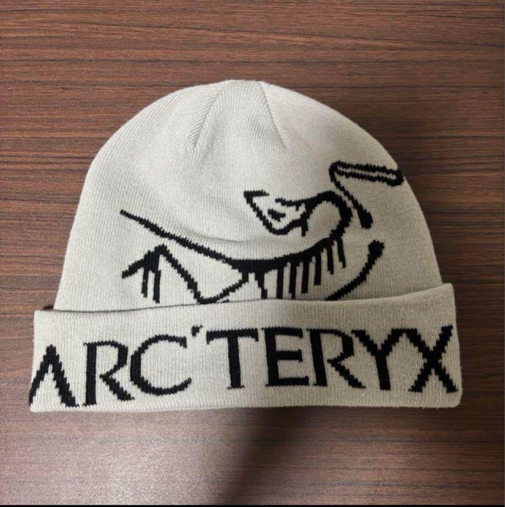 Arc'Teryx Supreme Knit Cap for Ultimate Warmth and Style