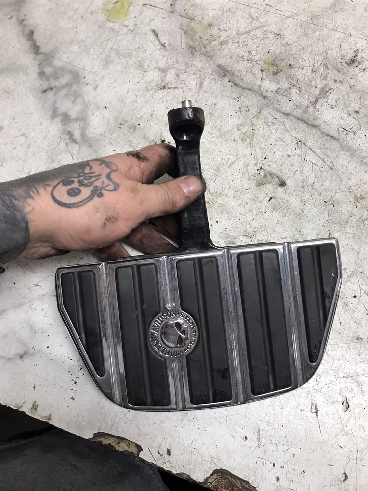 99 Harley Road King Classic FLHRCI left rear passenger foot rest peg board