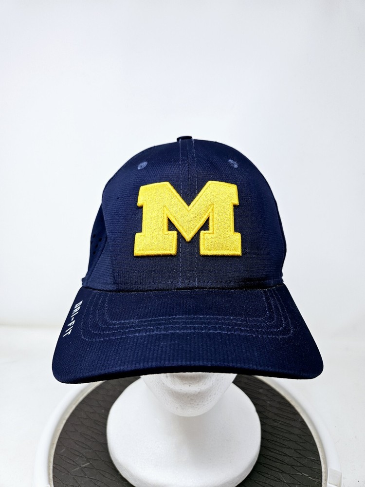 Sombrero Michigan Wolverines Jumpman Azul Elástico Ajustado Drifit OSFM Jordan NCAA