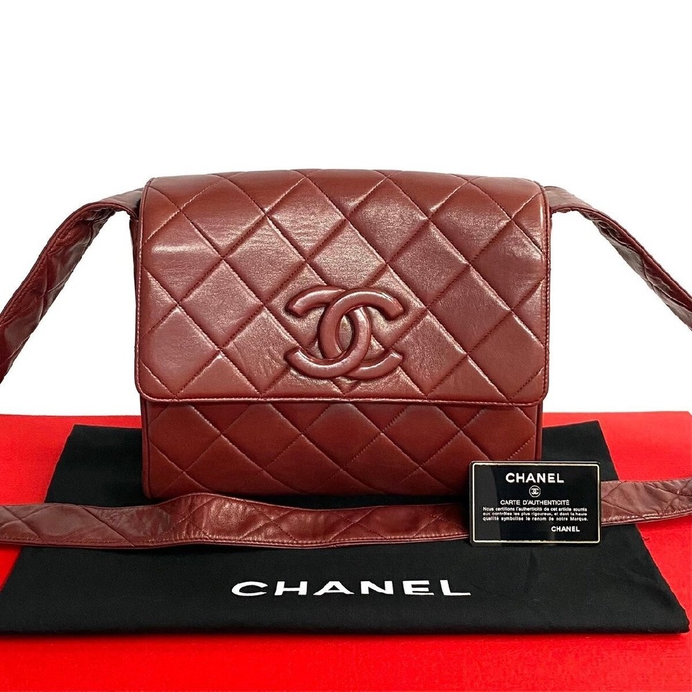CHANEL Matelasse Lambskin Red Pochette Shoulder Bag