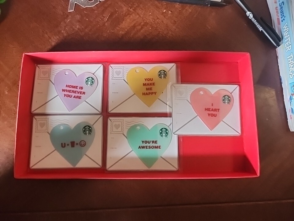 Starbucks gift card 2014 Complete Set Die Cut Valentine's Hearts Set Of 5-image