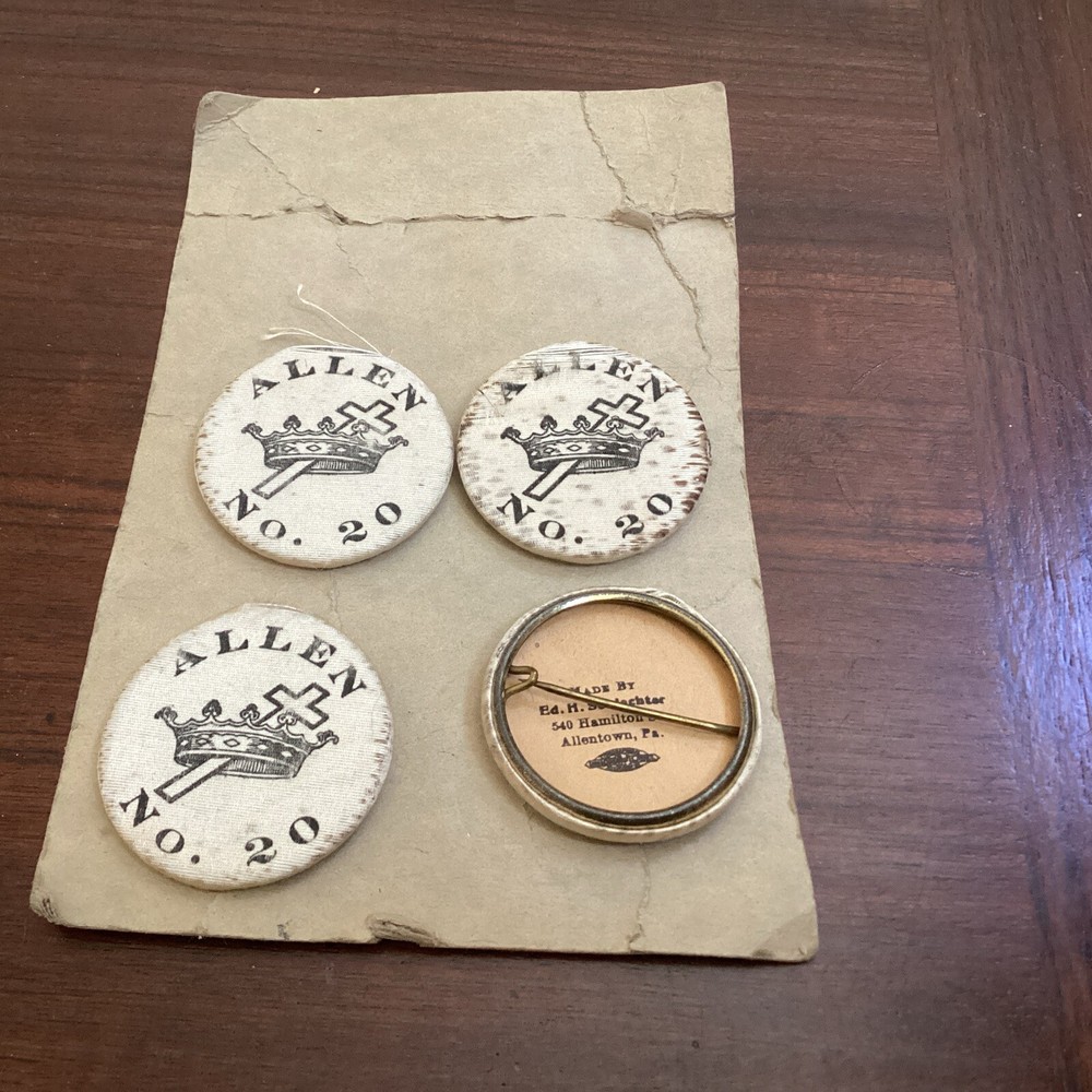 Vintage Allen Manufacturing Co Allentown PA Pinbacks Cross In Crown  X4