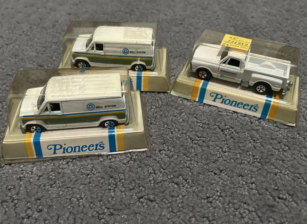 Ertl Pioneers Bell Systems telephone vehicles Die Cast Cars (3 Vehicles)