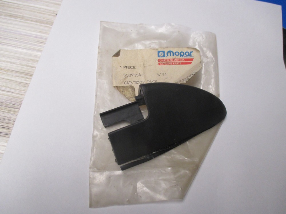 cap for roof rack,new,N.O.S.93 Jeep Grand Cherokee rt.side 55075544