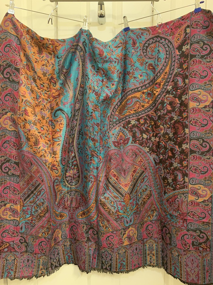 Double-sided cashmere scarf for women in style #636