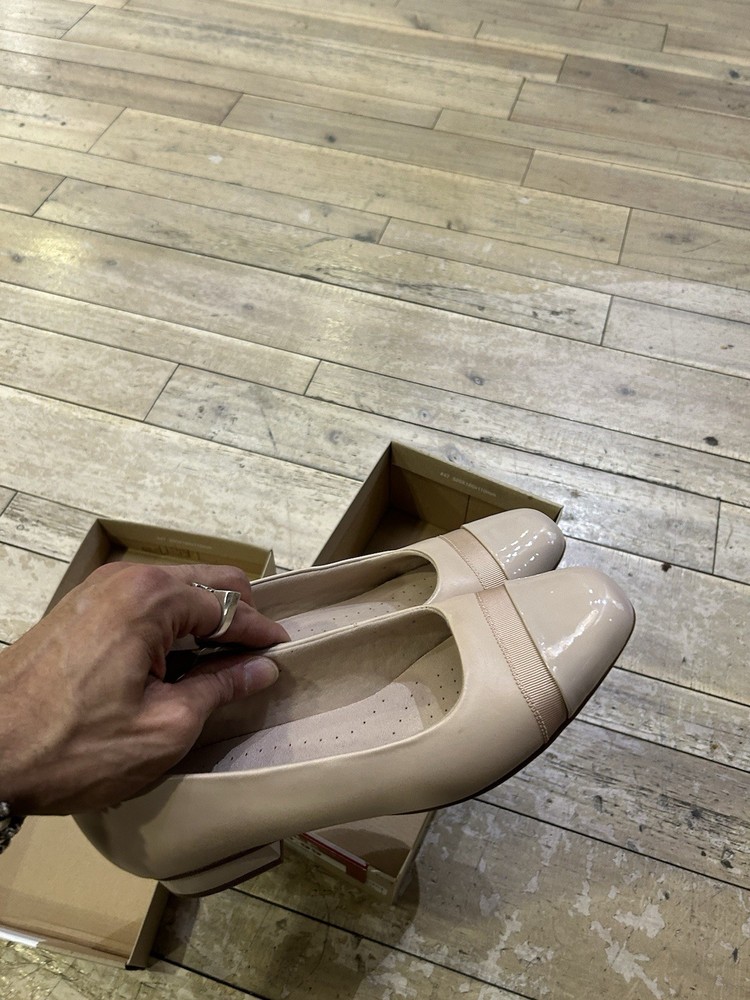 Clarks Juliet Monte Blush Leather Shoe Size 10W 8.5M