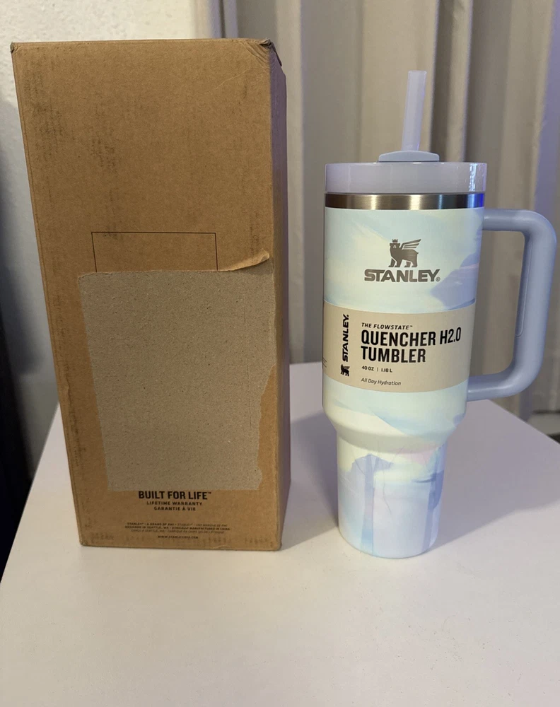 Stanley The Clean Slate Flowstate Quencher 40oz Tumbler Cool Serene Brushstrokes