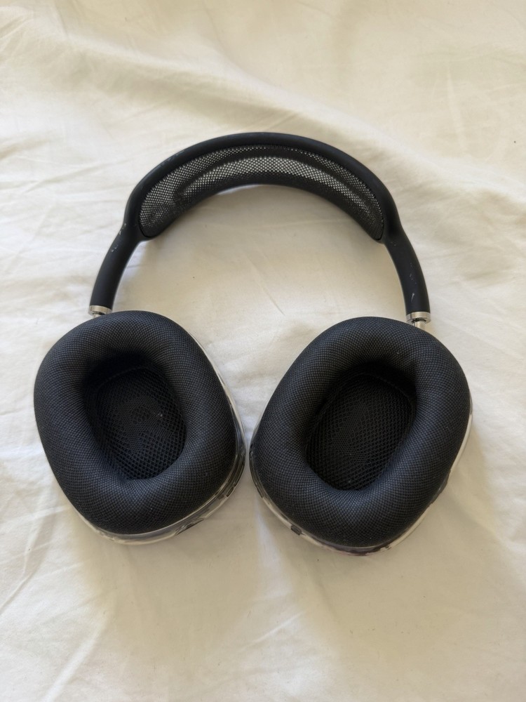 Apple AirPods Max Wireless Over-Ear Headset - Space Gray