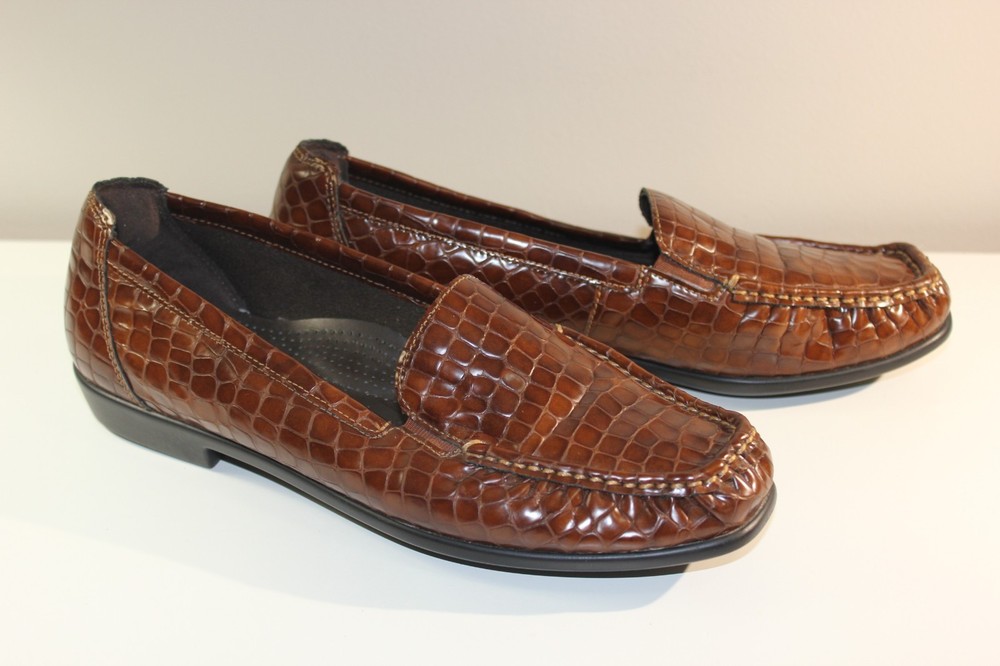 SAS Women Brown Croc Embossed Leather Slip-On Loafers Comfort Shoes USA Size 9M