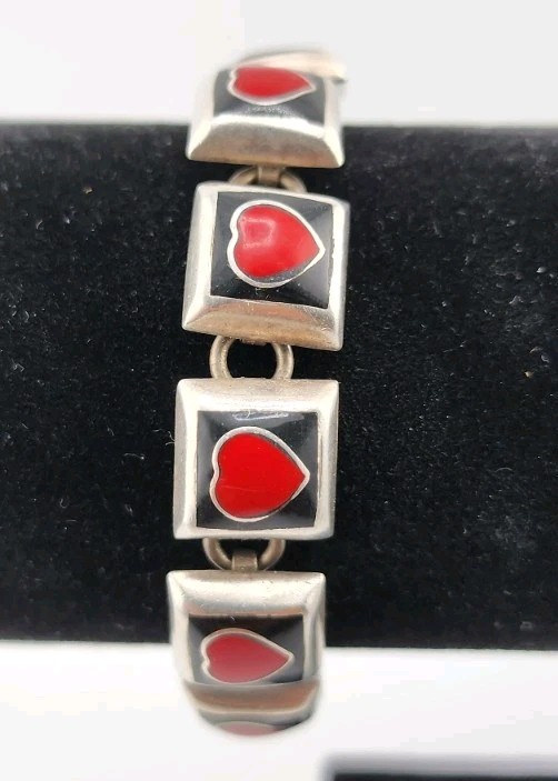 Vintage Sterling Silver Heart Charm Bracelet - Elegant Sweetheart Design