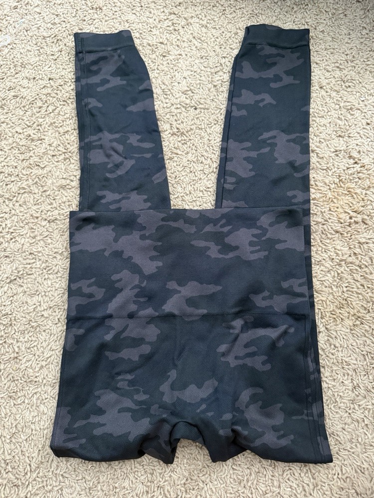 Spanx High Waist Seamless Leggings for Women in Black Camo Size Small