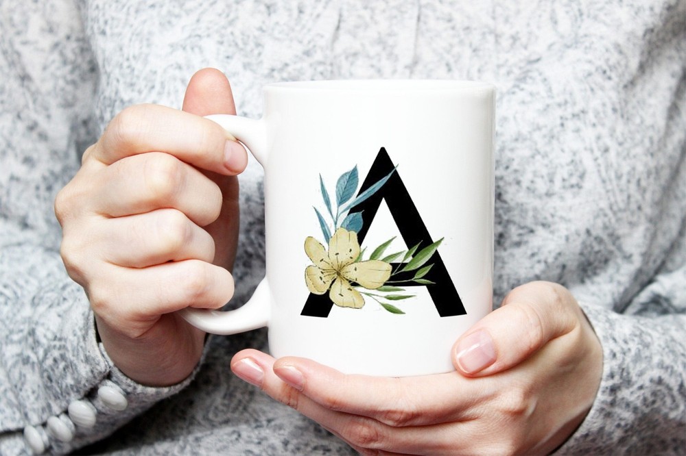 Taza personalizada inicial floral inicial personalizada regalo cerámica