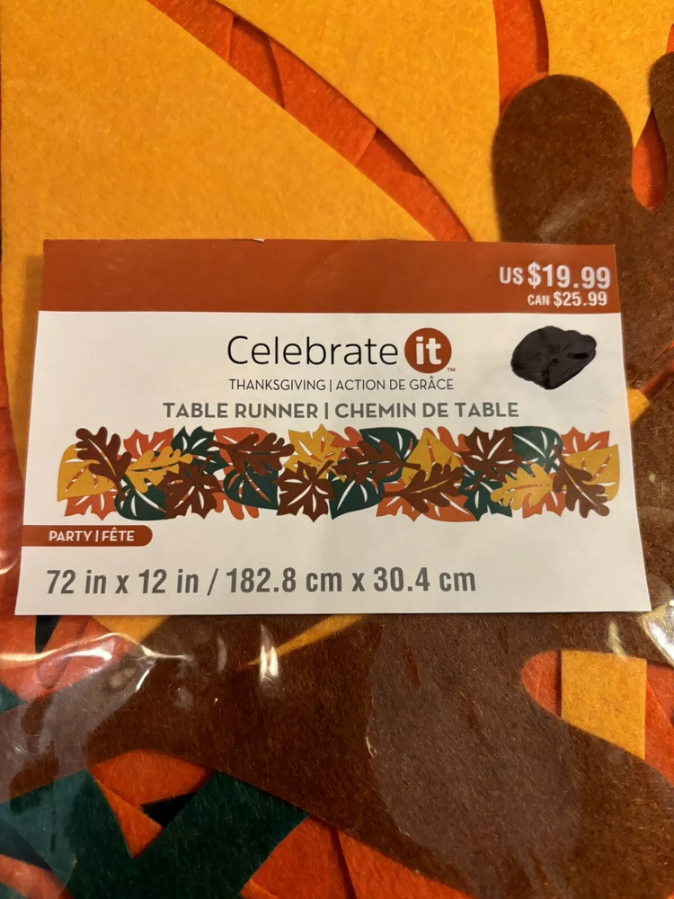 Thanksgiving Autumn Table Runner with Cut Outs Leaves Felt NWT 72