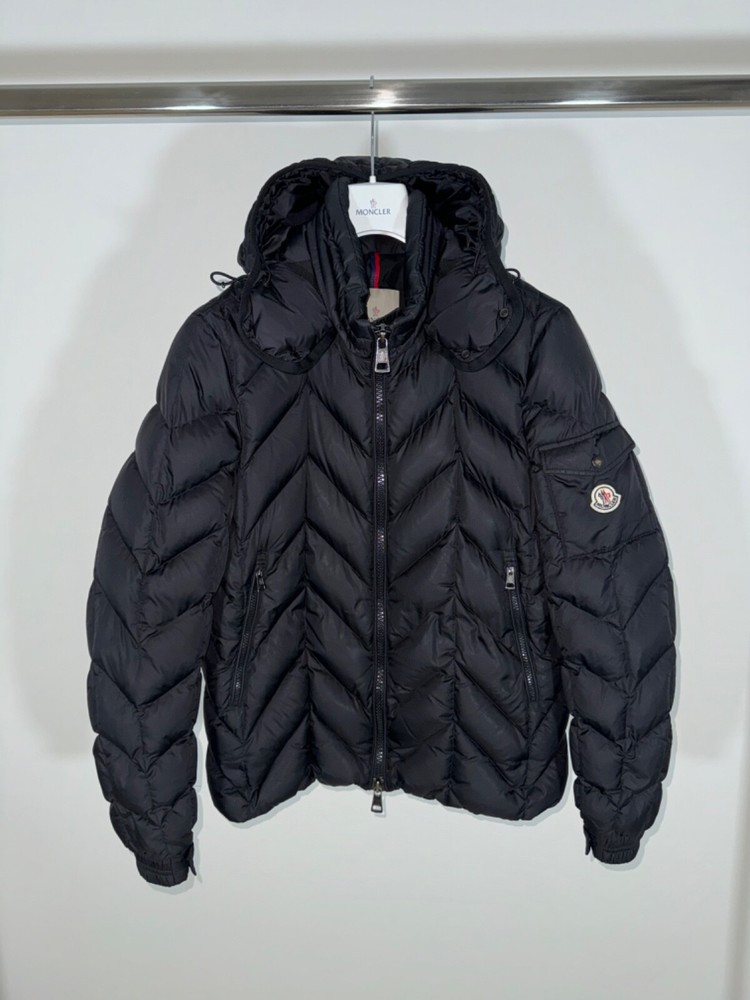 Moncler Berriat Jacket Size 4 L XL in Black