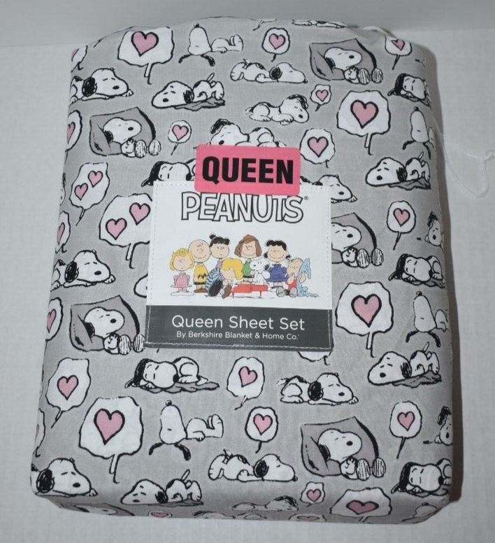 Snoopy Valentine Queen Sheet Set with Gray Peanuts and Hearts Design  
