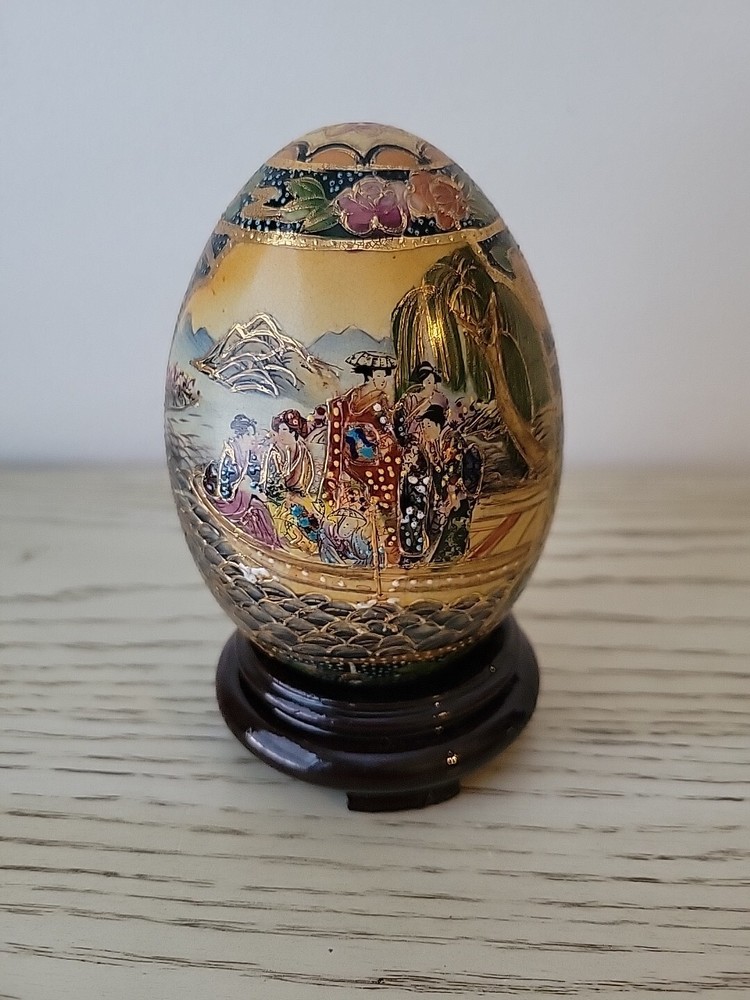 Vintage Hand-Painted Satsuma Porcelain Geisha Egg 4.5