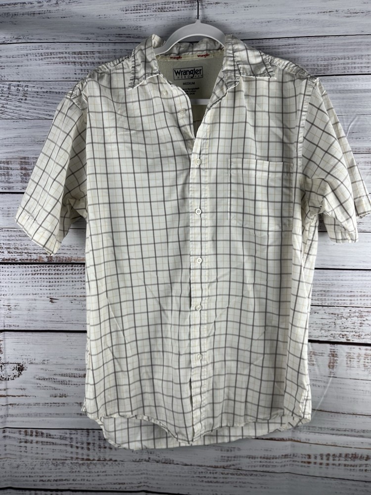 Wrangler Hero Shirt Men’s Medium Plaid Outdoor Plaid Short Sleeve Button Up