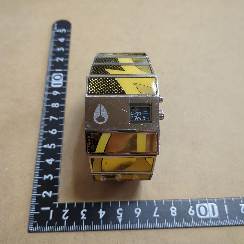 Nixon Rotolog Yellow Quartz Analog Watch Japan Movement Pre-Owned