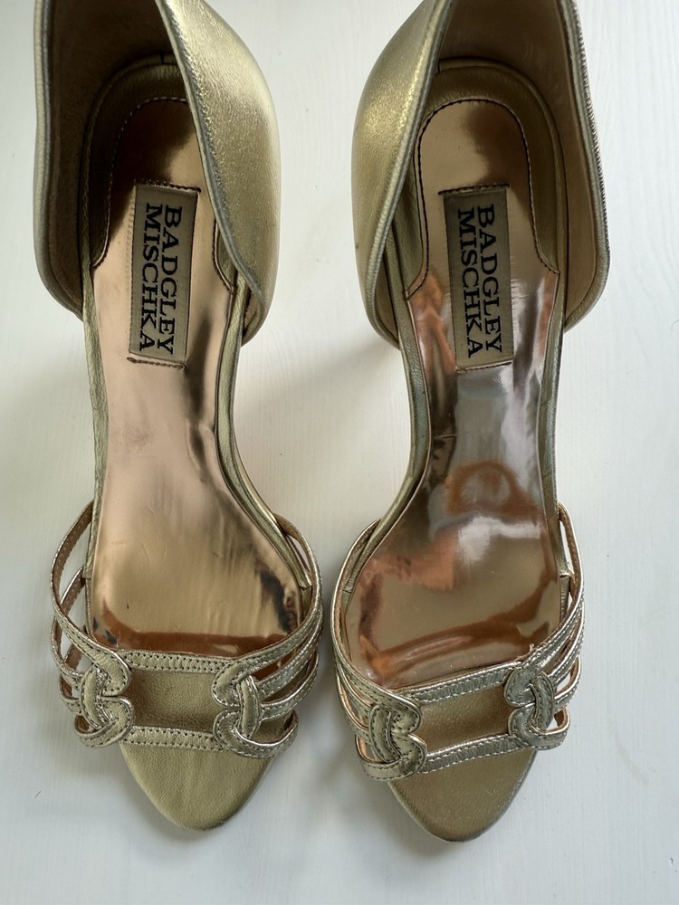 Badgley Mischka Metallic Gold Leather Heels Size 6M – Elegant Strappy Sandals