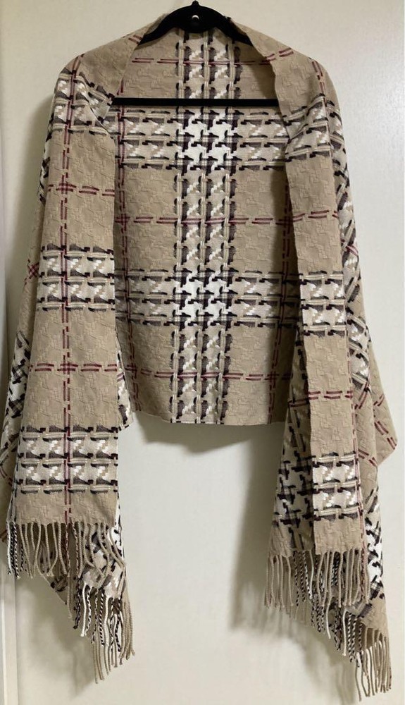 Burberry Large Muffler Stole Knee Hanger Women Scarf Accessory Original LTD Coll