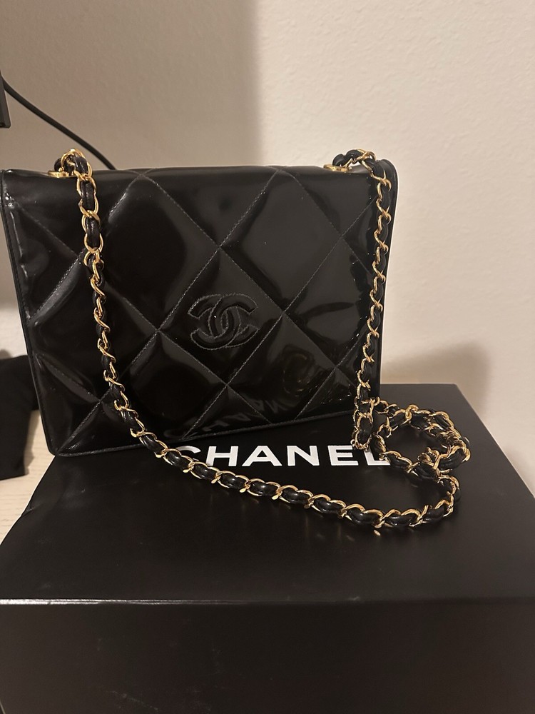 Vintage CHANEL Black Lambskin CC Flap Bag with Diamond Stitch and Chain Strap