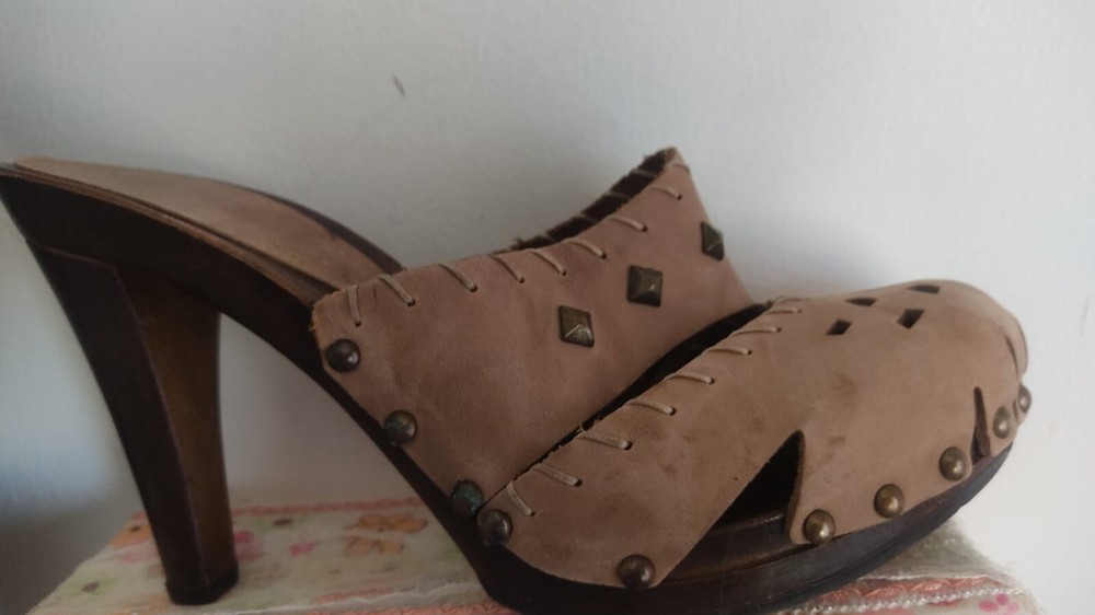 Women's Light Brown Soft Leather Desert Shoes with Wooden Heel Size 9/40