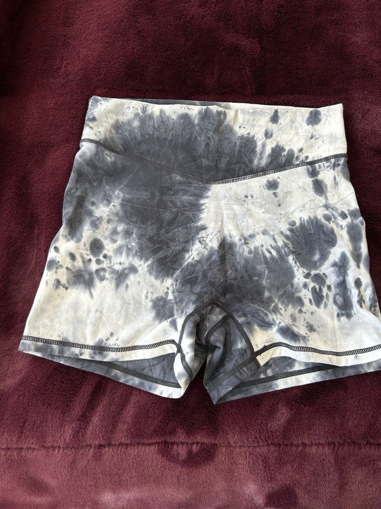Balance Athletica Shorts Size M black &  White Tie Dye Bike Oasis Bootie