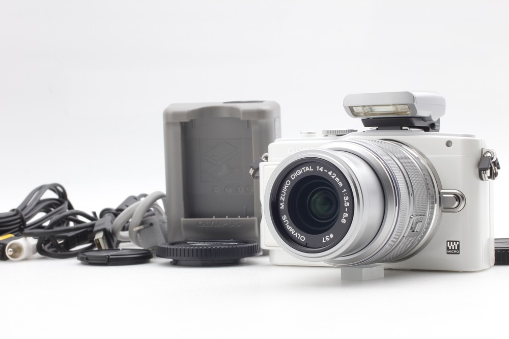 MINT OLYMPUS PEN Lite E-PL6 White 16.1MP DSLR + 14-42mm f3.5-5.6 Lens From JAPAN