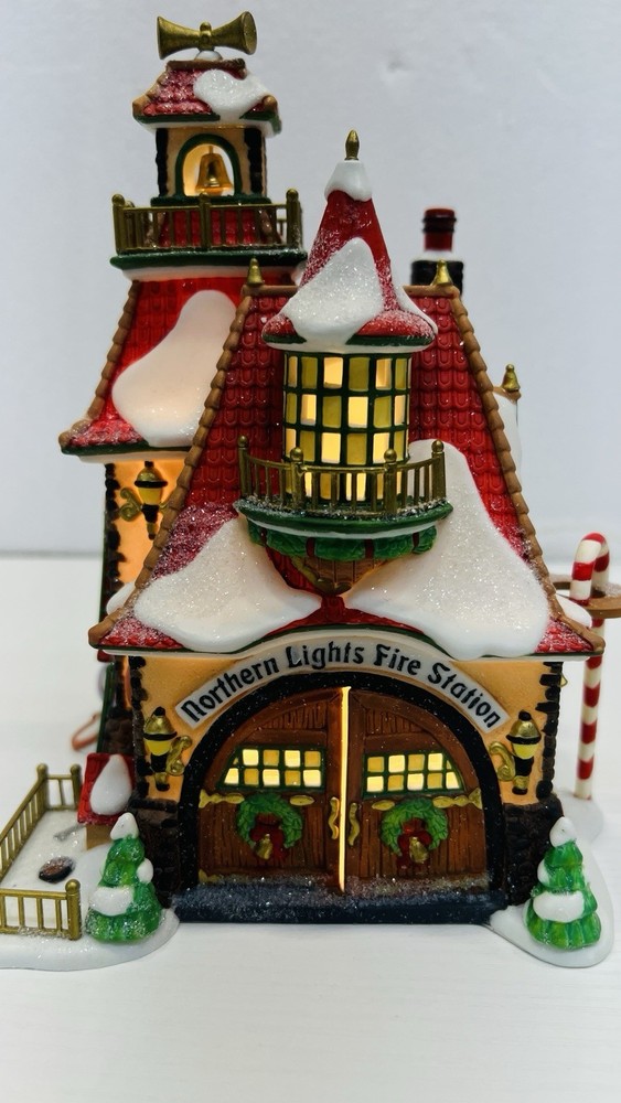Dept 56 North Pole Series “Northern Lights Fire Station” 56730 Retired NEW !