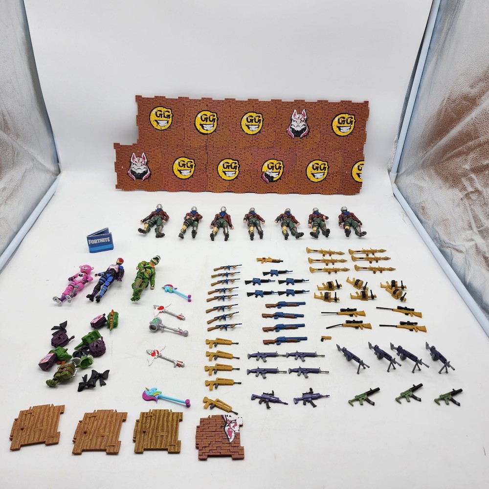 Fortnite 10-Pack Action Figures Set with Weapons Jazwares 4-Inch Scale