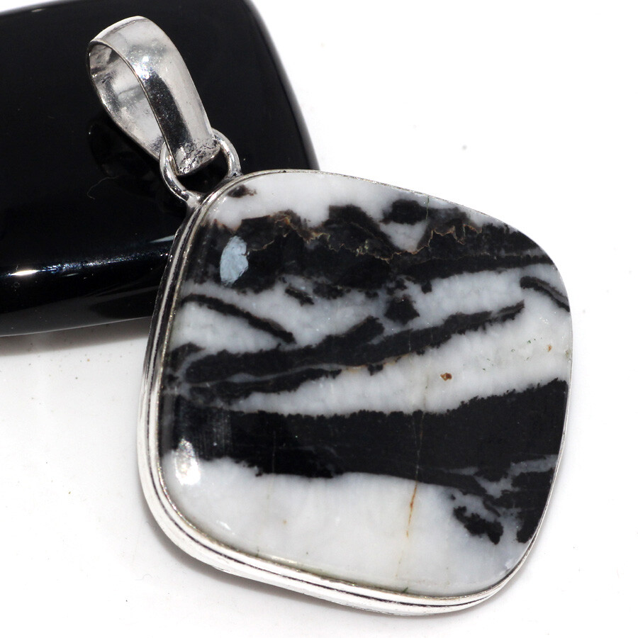 925 Silver Plated White Buffalo Turquoise Jewellery Pendant Size 2
