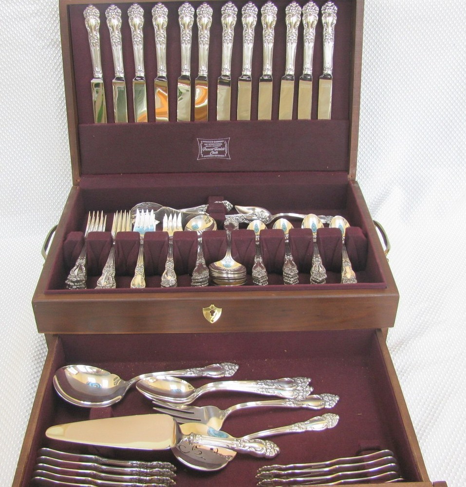 Elegant Reed & Barton Silverplate Flatware TIGER LILY aka FESTIFITY 93 Pcs 12+