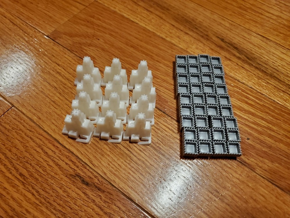 Monopoly 2003 Lord Of The Rings Trilogy Edition Replacement Houses and Hotels