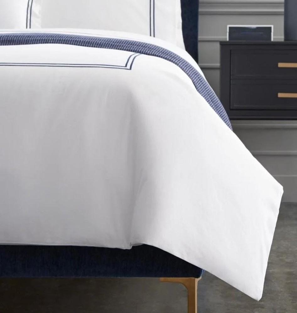 Sferra Grande Hotel-Queen Duvet White/Navy Applique Stripe Cover Size 88