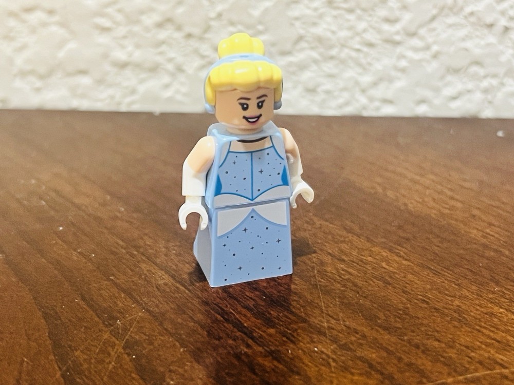 LEGO Disney Castle 43222 Minifigure Cinderella Dis132
